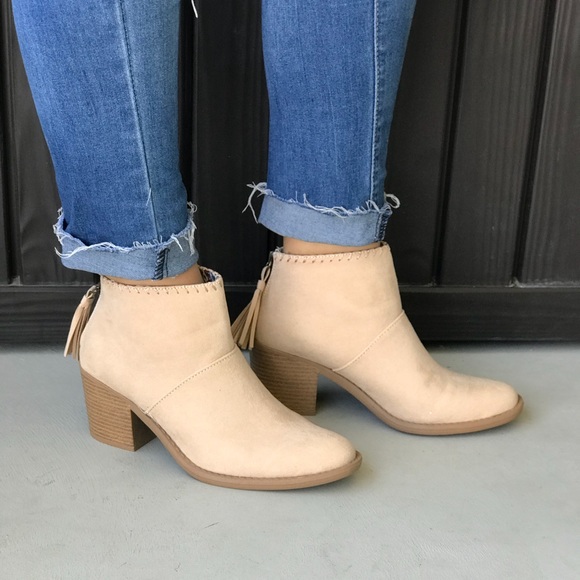 Boutique Shoes - Blush Cream Western Stitched Ankle Bootie